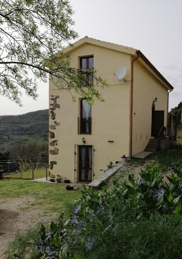 Seùlo Ferula Romantica Mansarda Tra Fiumi E Montagne Sardegna מראה חיצוני תמונה